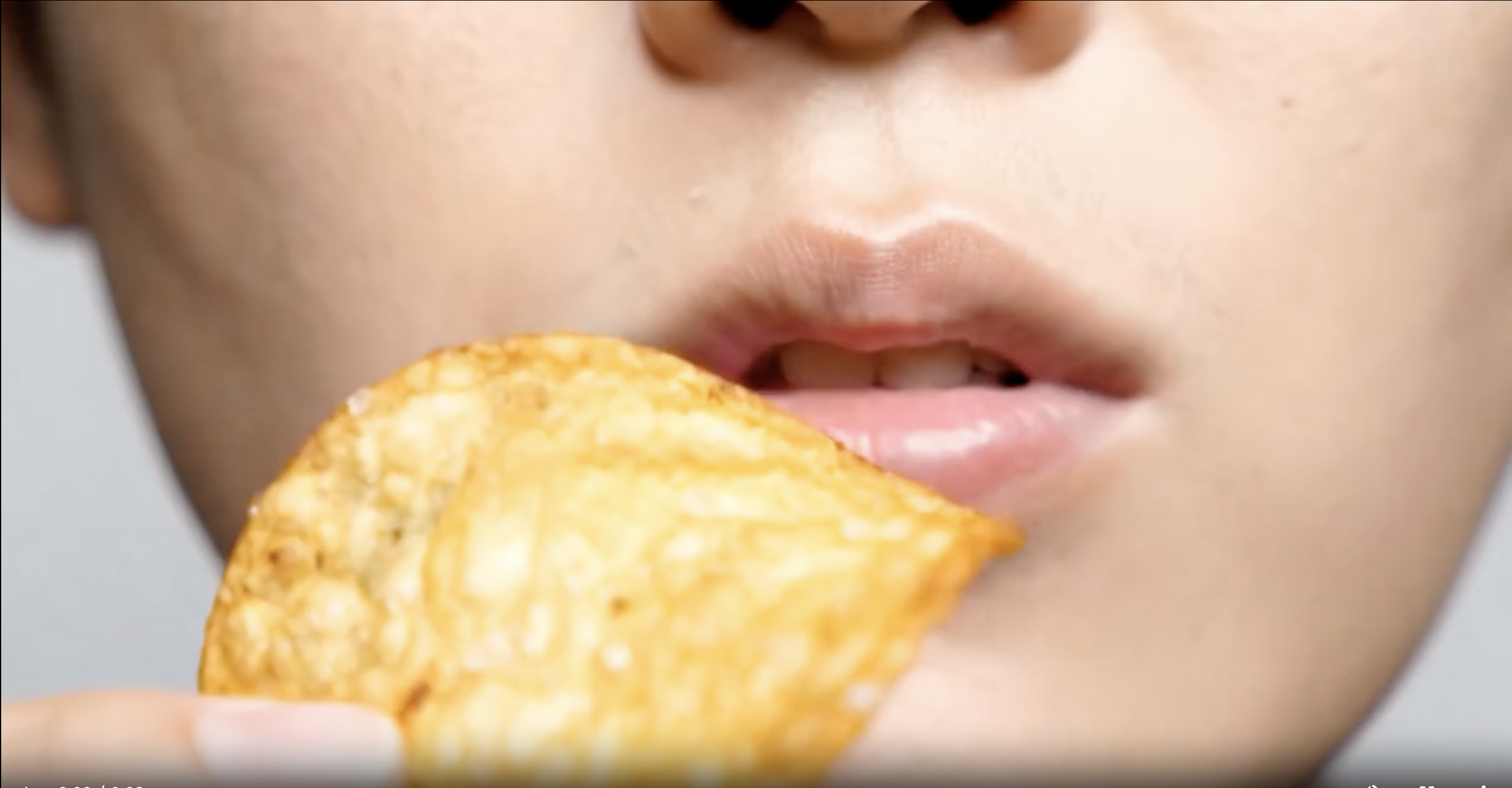酥脆薯片咀嚼声